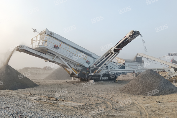 crawler-mounted screening plant